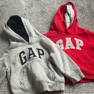 2 Hoodies

Same size